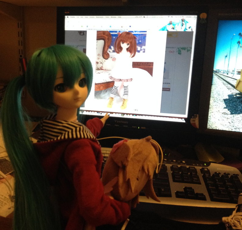 666871620_MikuSisterRequest.thumb.jpg.280a16d1866204d4f043234d6bf03303.jpg