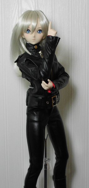 Alisa's Pointing Pose.JPG