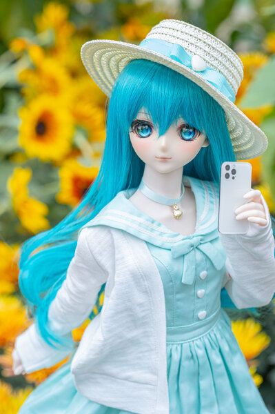 Miku in Sunflower Field 🌻